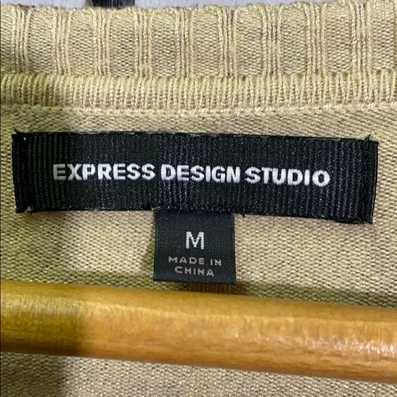 Express Design Studio Sweater Size M - Picture 6 of 7